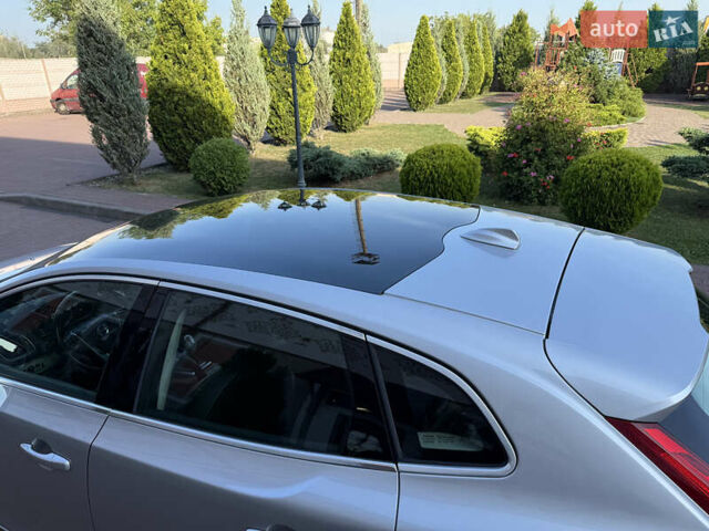Сірий Вольво V40, об'ємом двигуна 1.56 л та пробігом 220 тис. км за 10699 $, фото 46 на Automoto.ua