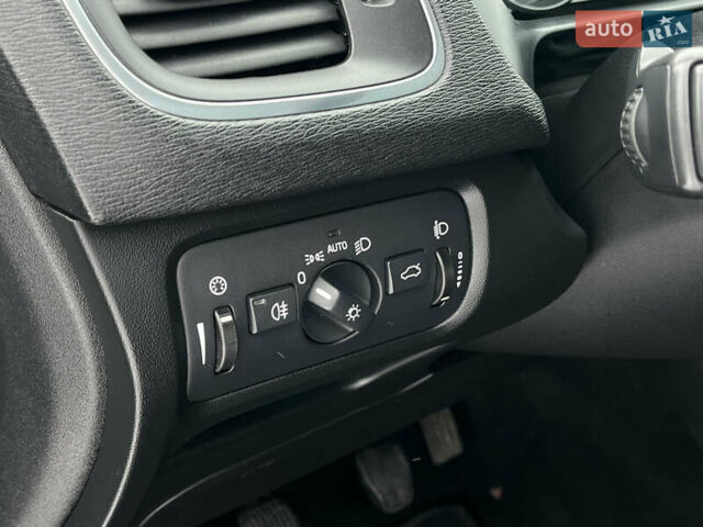 Сірий Вольво V40, об'ємом двигуна 1.56 л та пробігом 233 тис. км за 11200 $, фото 14 на Automoto.ua