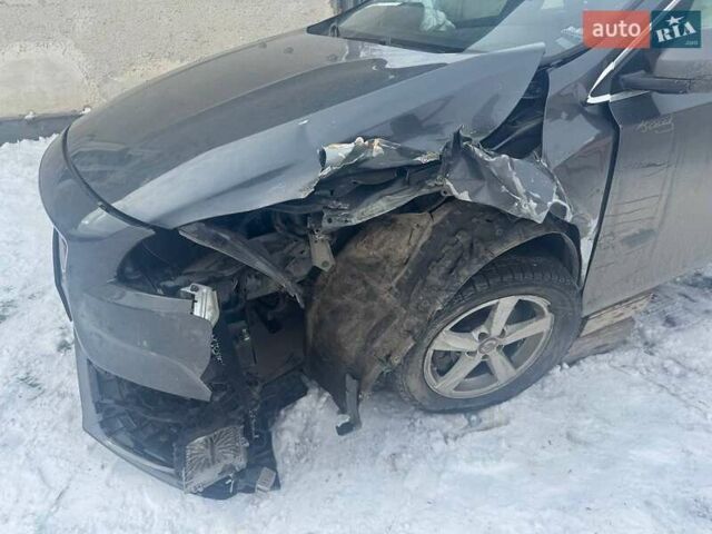 Серый Вольво В40, объемом двигателя 1.95 л и пробегом 203 тыс. км за 6500 $, фото 1 на Automoto.ua