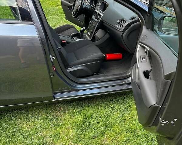 Сірий Вольво V40, об'ємом двигуна 1.6 л та пробігом 187 тис. км за 11300 $, фото 21 на Automoto.ua