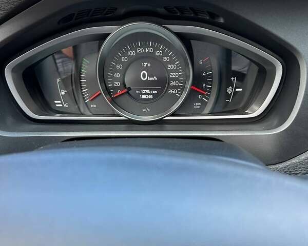 Сірий Вольво V40, об'ємом двигуна 1.6 л та пробігом 187 тис. км за 11300 $, фото 23 на Automoto.ua