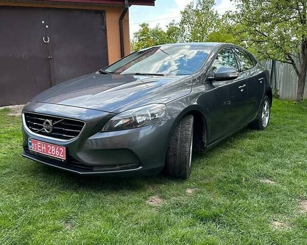 Сірий Вольво V40, об'ємом двигуна 1.6 л та пробігом 187 тис. км за 11300 $, фото 2 на Automoto.ua