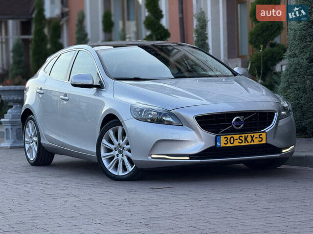 Сірий Вольво V40, об'ємом двигуна 1.56 л та пробігом 220 тис. км за 10699 $, фото 17 на Automoto.ua