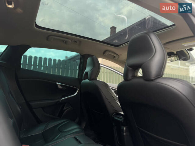 Серый Вольво В40, объемом двигателя 1.56 л и пробегом 210 тыс. км за 9950 $, фото 31 на Automoto.ua