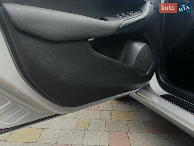 Сірий Вольво V40, об'ємом двигуна 1.6 л та пробігом 228 тис. км за 10990 $, фото 87 на Automoto.ua