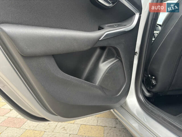 Сірий Вольво V40, об'ємом двигуна 1.6 л та пробігом 228 тис. км за 10990 $, фото 121 на Automoto.ua