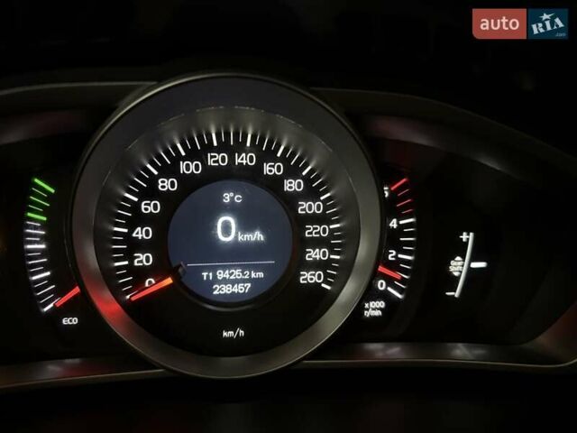 Вольво В40 2014 в Луцке на Automoto.ua Серый Вольво В40, объемом двигателя 1.56 л и пробегом 230 тыс. км за 10900 $, фото 16 на Automoto.ua