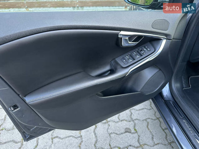 Сірий Вольво V40, об'ємом двигуна 1.56 л та пробігом 192 тис. км за 11250 $, фото 87 на Automoto.ua