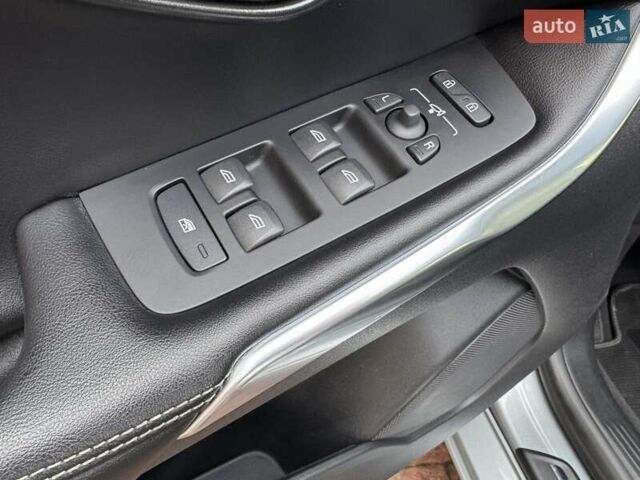 Серый Вольво В40, объемом двигателя 1.56 л и пробегом 209 тыс. км за 11750 $, фото 95 на Automoto.ua