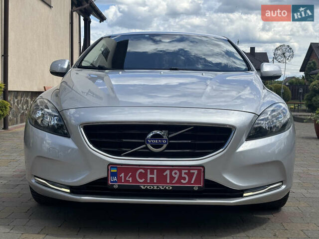 Сірий Вольво V40, об'ємом двигуна 1.6 л та пробігом 228 тис. км за 10990 $, фото 38 на Automoto.ua