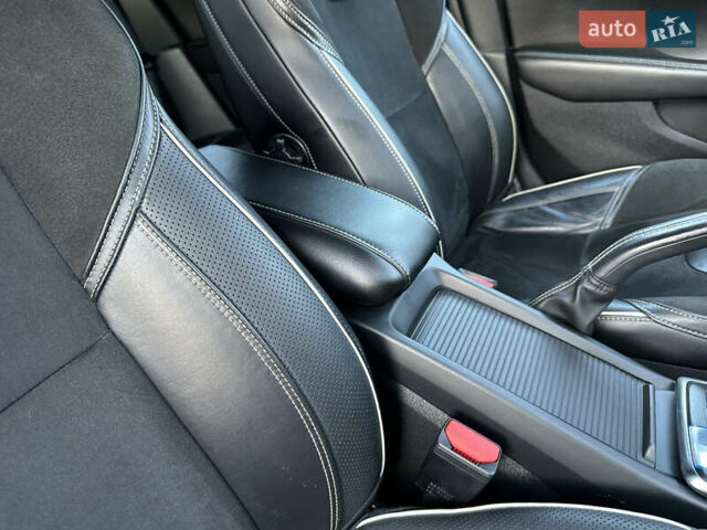 Сірий Вольво V40, об'ємом двигуна 1.56 л та пробігом 192 тис. км за 11250 $, фото 123 на Automoto.ua