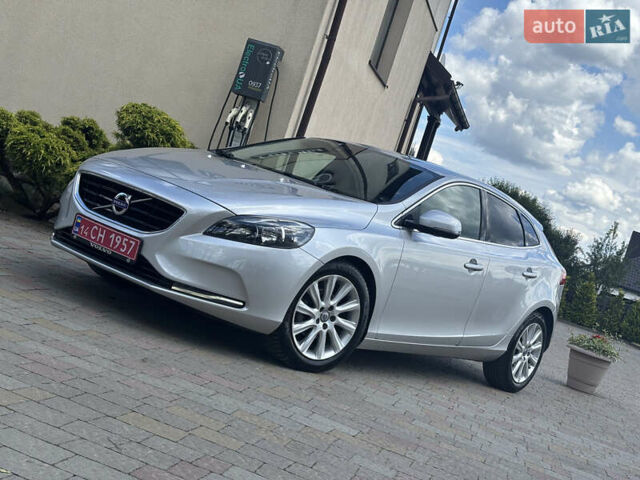 Сірий Вольво V40, об'ємом двигуна 1.6 л та пробігом 228 тис. км за 10990 $, фото 2 на Automoto.ua