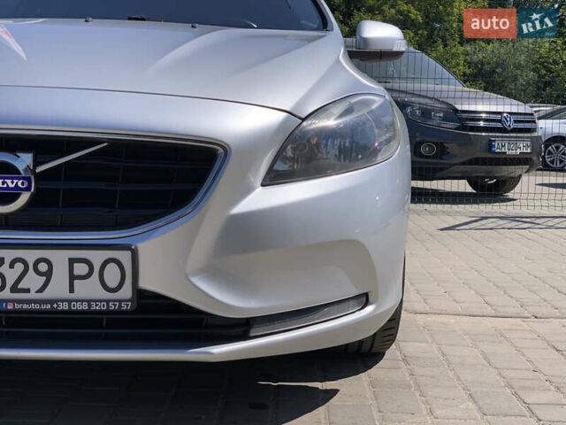 Сірий Вольво V40, об'ємом двигуна 1.6 л та пробігом 272 тис. км за 10000 $, фото 9 на Automoto.ua
