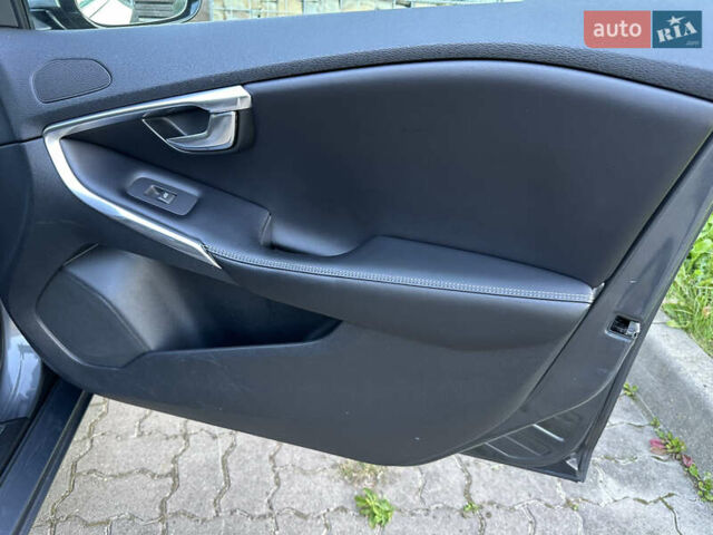 Сірий Вольво V40, об'ємом двигуна 1.56 л та пробігом 192 тис. км за 11250 $, фото 114 на Automoto.ua