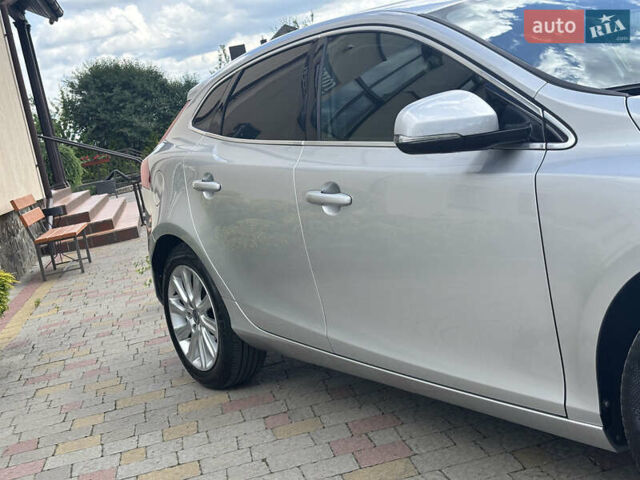 Сірий Вольво V40, об'ємом двигуна 1.6 л та пробігом 228 тис. км за 10990 $, фото 33 на Automoto.ua