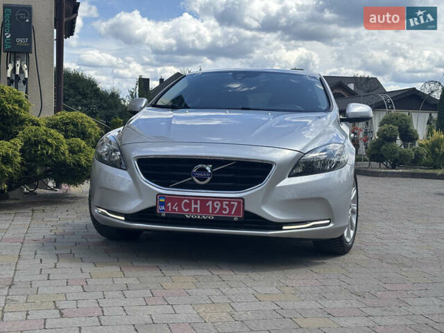 Сірий Вольво V40, об'ємом двигуна 1.6 л та пробігом 228 тис. км за 10990 $, фото 1 на Automoto.ua