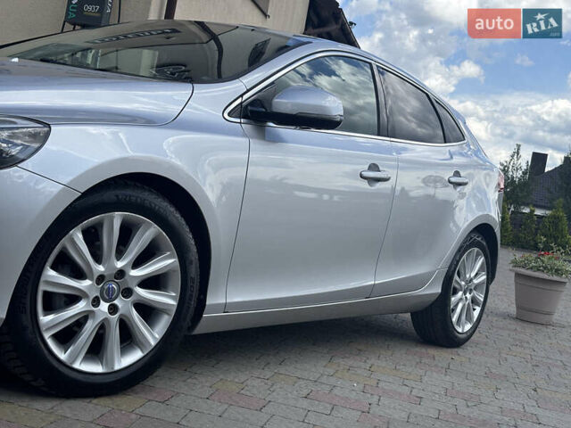 Сірий Вольво V40, об'ємом двигуна 1.6 л та пробігом 228 тис. км за 10990 $, фото 16 на Automoto.ua