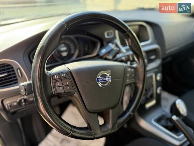 Вольво В40 2014 в Луцке на Automoto.ua Серый Вольво В40, объемом двигателя 1.56 л и пробегом 230 тыс. км за 10900 $, фото 15 на Automoto.ua
