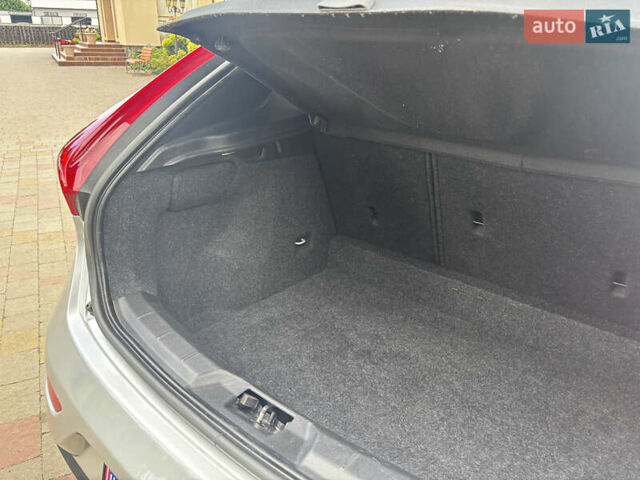 Сірий Вольво V40, об'ємом двигуна 1.6 л та пробігом 228 тис. км за 10990 $, фото 156 на Automoto.ua