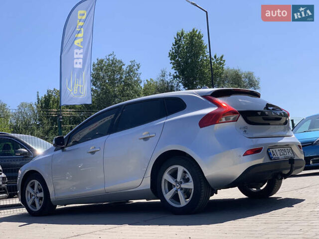Сірий Вольво V40, об'ємом двигуна 1.6 л та пробігом 272 тис. км за 10000 $, фото 17 на Automoto.ua
