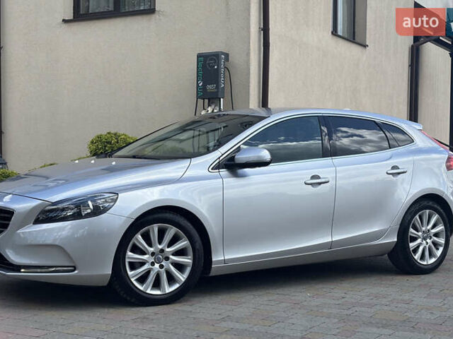Сірий Вольво V40, об'ємом двигуна 1.6 л та пробігом 228 тис. км за 10990 $, фото 8 на Automoto.ua