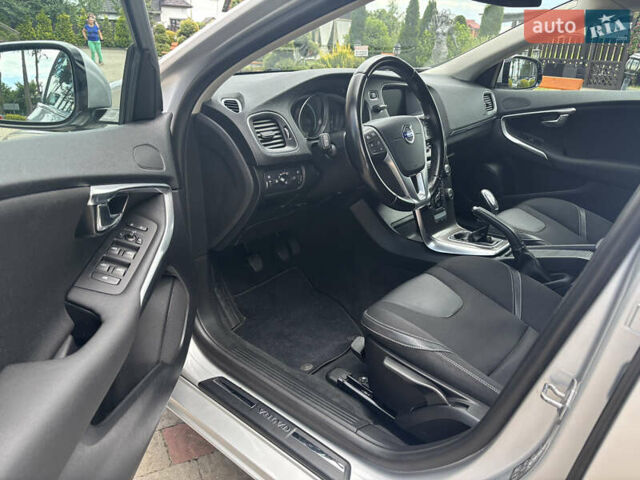 Сірий Вольво V40, об'ємом двигуна 1.6 л та пробігом 228 тис. км за 10990 $, фото 74 на Automoto.ua
