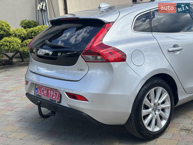 Сірий Вольво V40, об'ємом двигуна 1.6 л та пробігом 228 тис. км за 10990 $, фото 54 на Automoto.ua