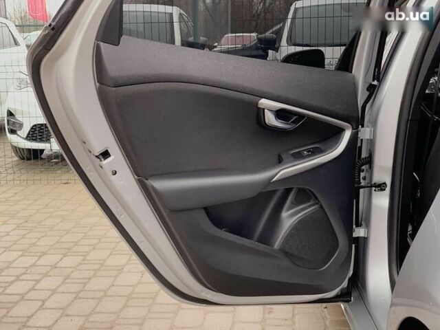 Серый Вольво В40, объемом двигателя 1.6 л и пробегом 272 тыс. км за 10000 $, фото 26 на Automoto.ua