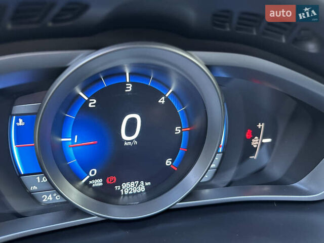 Сірий Вольво V40, об'ємом двигуна 1.56 л та пробігом 192 тис. км за 11250 $, фото 108 на Automoto.ua