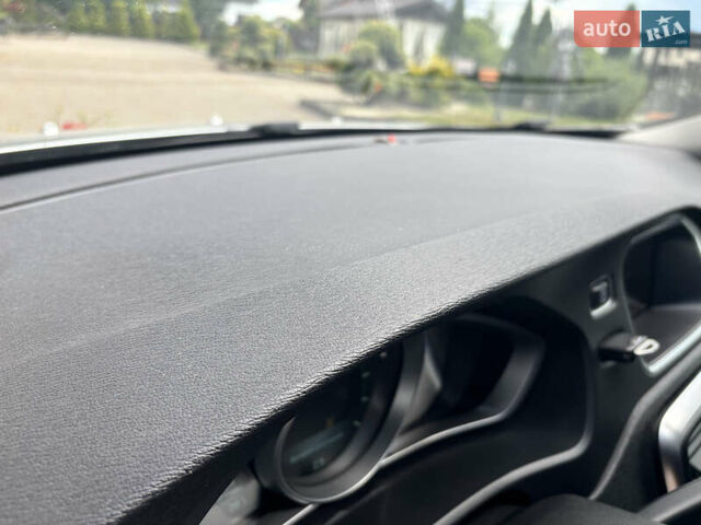 Сірий Вольво V40, об'ємом двигуна 1.6 л та пробігом 228 тис. км за 10990 $, фото 82 на Automoto.ua