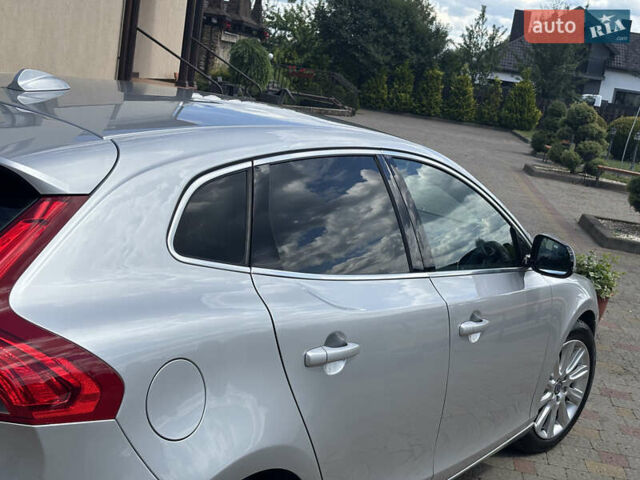 Сірий Вольво V40, об'ємом двигуна 1.6 л та пробігом 228 тис. км за 10990 $, фото 52 на Automoto.ua