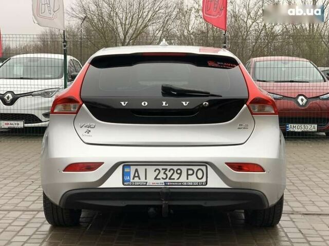 Серый Вольво В40, объемом двигателя 1.6 л и пробегом 272 тыс. км за 10000 $, фото 15 на Automoto.ua