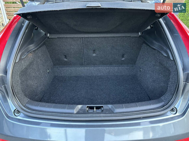 Сірий Вольво V40, об'ємом двигуна 1.56 л та пробігом 192 тис. км за 11250 $, фото 151 на Automoto.ua