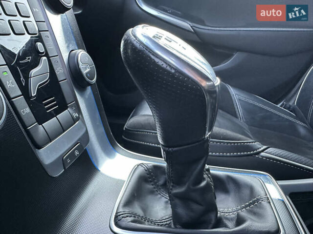 Сірий Вольво V40, об'ємом двигуна 1.56 л та пробігом 192 тис. км за 11250 $, фото 104 на Automoto.ua