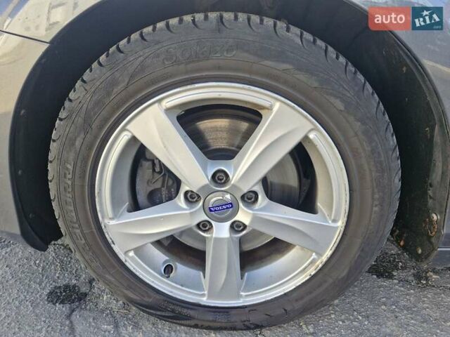 Вольво В40 2014 в Николаеве на Automoto.ua Серый Вольво В40, объемом двигателя 1.6 л и пробегом 142 тыс. км за 12699 $, фото 7 на Automoto.ua