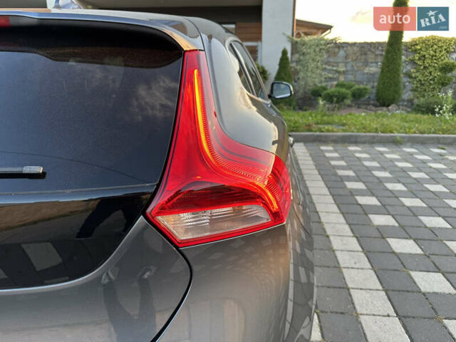 Сірий Вольво V40, об'ємом двигуна 1.56 л та пробігом 192 тис. км за 11250 $, фото 64 на Automoto.ua
