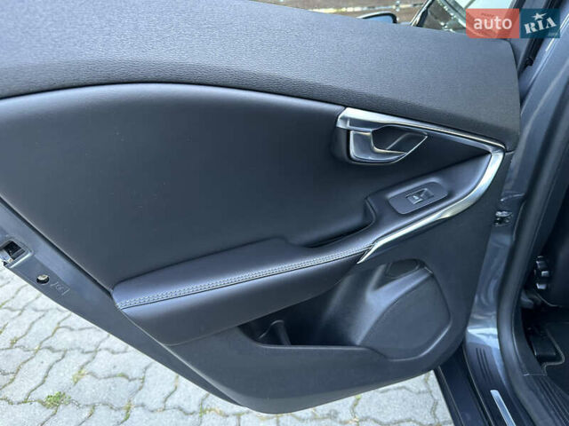 Сірий Вольво V40, об'ємом двигуна 1.56 л та пробігом 192 тис. км за 11250 $, фото 126 на Automoto.ua
