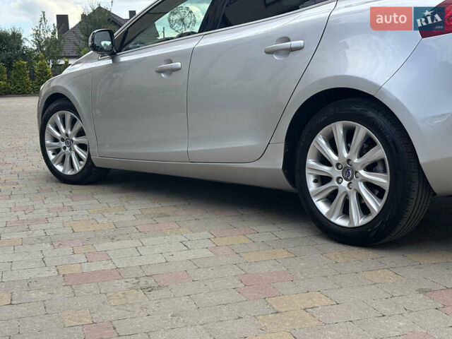Сірий Вольво V40, об'ємом двигуна 1.6 л та пробігом 228 тис. км за 10990 $, фото 68 на Automoto.ua