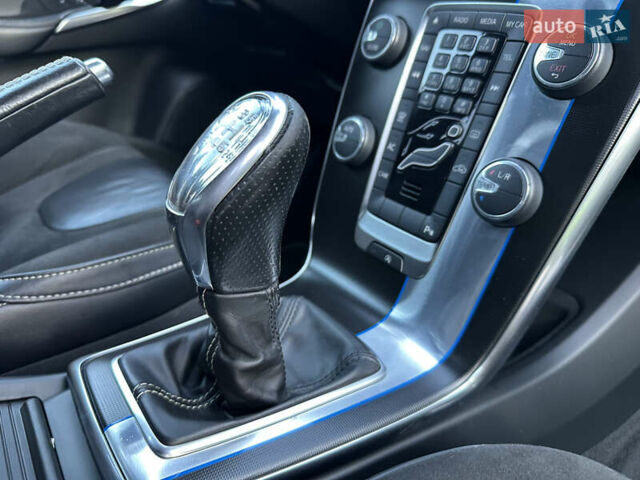 Сірий Вольво V40, об'ємом двигуна 1.56 л та пробігом 192 тис. км за 11250 $, фото 122 на Automoto.ua