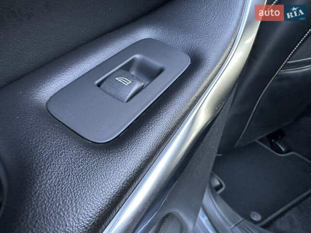 Сірий Вольво V40, об'ємом двигуна 1.56 л та пробігом 192 тис. км за 11250 $, фото 127 на Automoto.ua