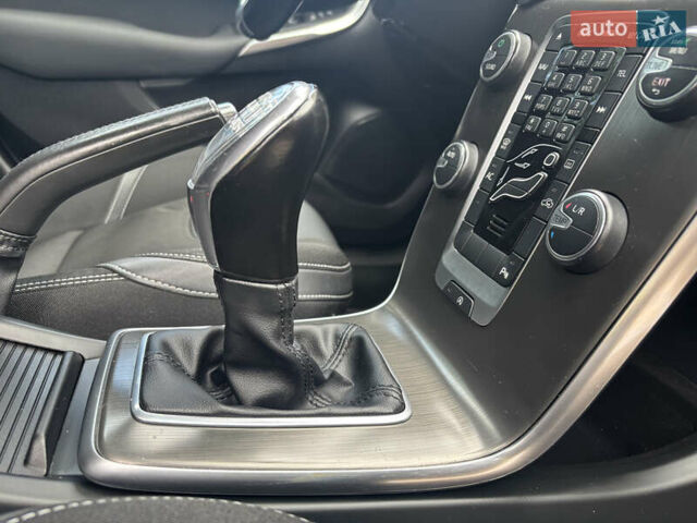 Сірий Вольво V40, об'ємом двигуна 1.6 л та пробігом 228 тис. км за 10990 $, фото 104 на Automoto.ua