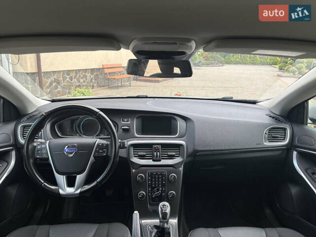 Сірий Вольво V40, об'ємом двигуна 1.6 л та пробігом 228 тис. км за 10990 $, фото 98 на Automoto.ua