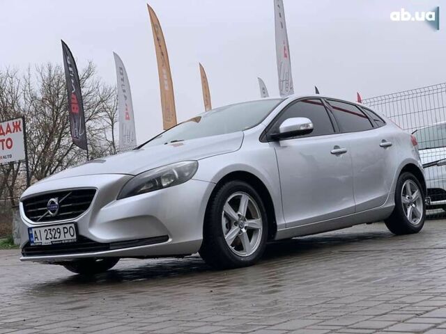Серый Вольво В40, объемом двигателя 1.6 л и пробегом 272 тыс. км за 10000 $, фото 1 на Automoto.ua