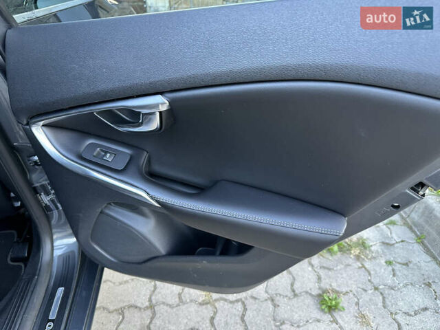 Сірий Вольво V40, об'ємом двигуна 1.56 л та пробігом 192 тис. км за 11250 $, фото 136 на Automoto.ua
