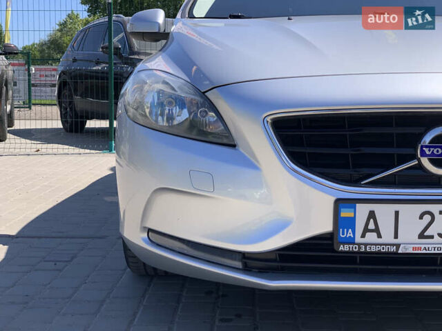 Сірий Вольво V40, об'ємом двигуна 1.6 л та пробігом 272 тис. км за 10000 $, фото 8 на Automoto.ua