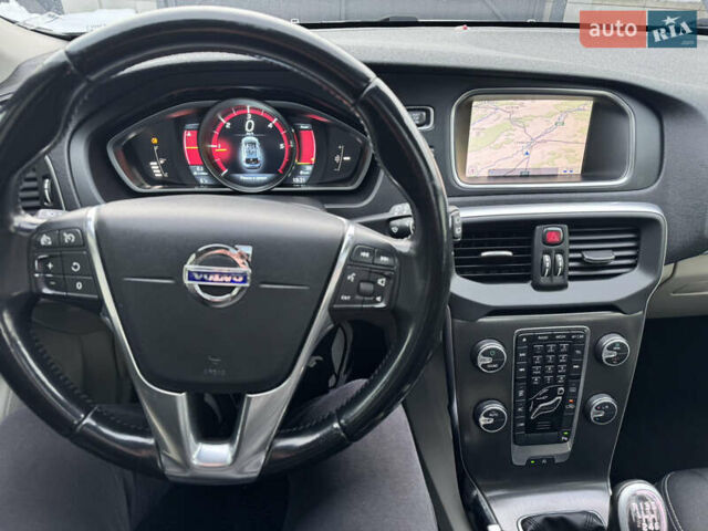 Серый Вольво В40, объемом двигателя 1.6 л и пробегом 220 тыс. км за 9950 $, фото 33 на Automoto.ua