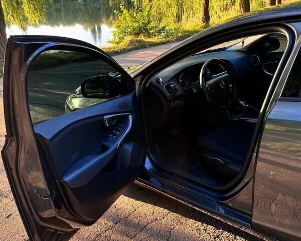 Серый Вольво В40, объемом двигателя 1.56 л и пробегом 203 тыс. км за 11300 $, фото 21 на Automoto.ua