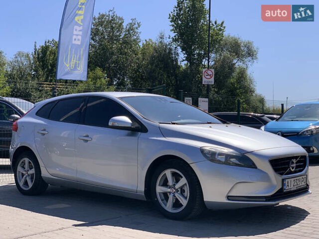 Сірий Вольво V40, об'ємом двигуна 1.6 л та пробігом 272 тис. км за 10000 $, фото 4 на Automoto.ua