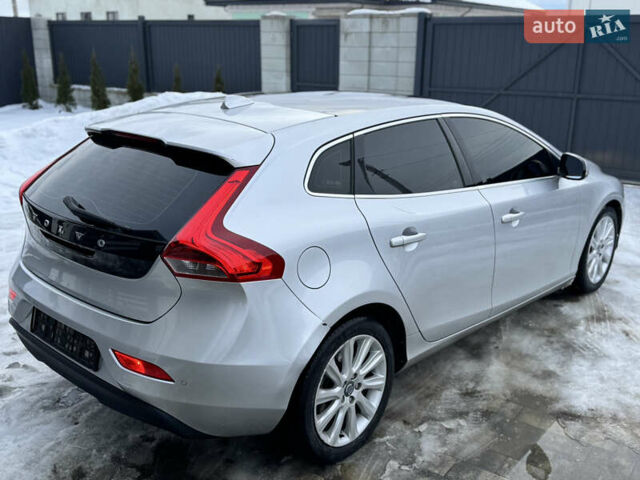 Серый Вольво В40, объемом двигателя 1.6 л и пробегом 220 тыс. км за 9950 $, фото 12 на Automoto.ua