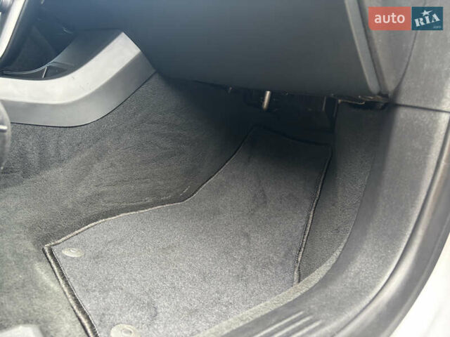 Сірий Вольво V40, об'ємом двигуна 1.6 л та пробігом 228 тис. км за 10990 $, фото 145 на Automoto.ua